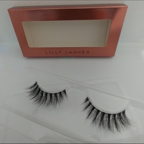 🦋LILLY LASHES LIMITED EDITION - Picture 2 of 5